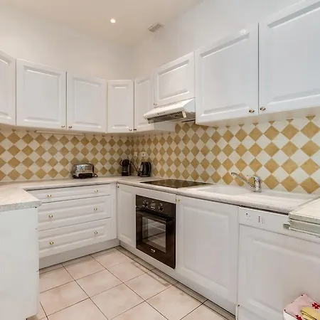 2br In The Gallia Area * Cannes